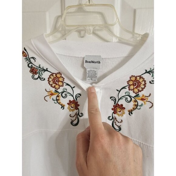 Vintage BonWorth Womens XL White Floral Embroidered Fleece Sweater Preppy Cozy - Picture 3 of 6